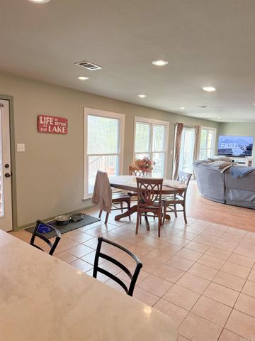 585 Narrows Drive, Greers Ferry, AR 72067