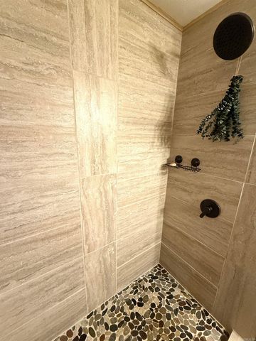 585 Narrows Drive, Greers Ferry, AR 72067