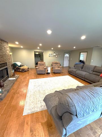 585 Narrows Drive, Greers Ferry, AR 72067