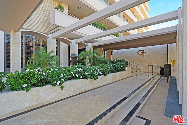 1333 S Beverly Glen 302, Los Angeles, CA 90024
