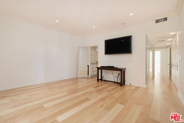 1333 S Beverly Glen 302, Los Angeles, CA 90024
