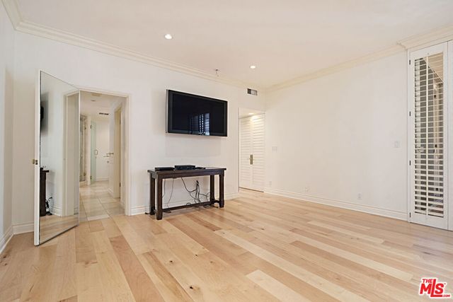 1333 S Beverly Glen 302, Los Angeles, CA 90024