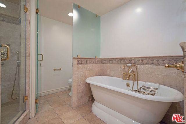 1333 S Beverly Glen 302, Los Angeles, CA 90024