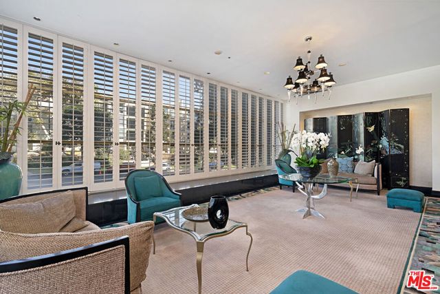 1333 S Beverly Glen 302, Los Angeles, CA 90024