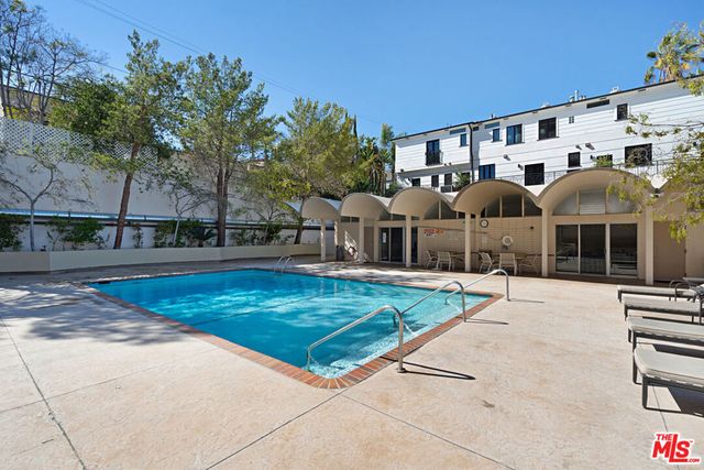 1333 S Beverly Glen 302, Los Angeles, CA 90024