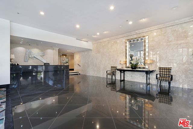 1333 S Beverly Glen 302, Los Angeles, CA 90024