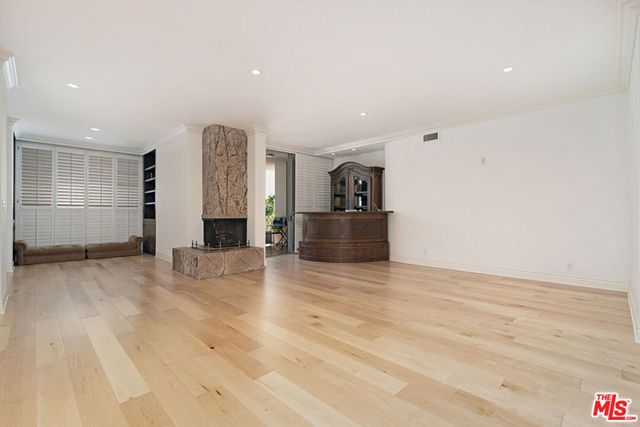 1333 S Beverly Glen 302, Los Angeles, CA 90024