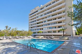 1333 S Beverly Glen 302, Los Angeles, CA 90024
