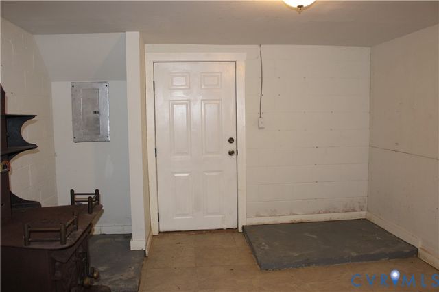 1308 Lee Ln, Hopewell, VA 23860