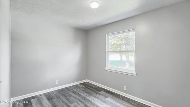 6812 Abbott Ln, Crestwood, KY 40014