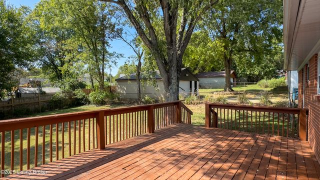 6812 Abbott Ln, Crestwood, KY 40014