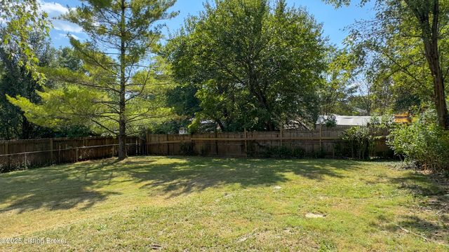 6812 Abbott Ln, Crestwood, KY 40014