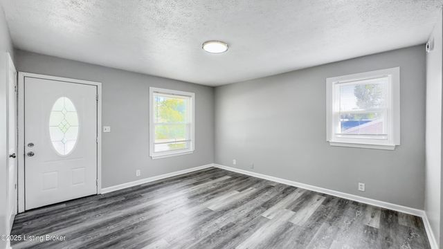 6812 Abbott Ln, Crestwood, KY 40014