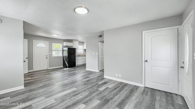 6812 Abbott Ln, Crestwood, KY 40014