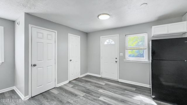 6812 Abbott Ln, Crestwood, KY 40014