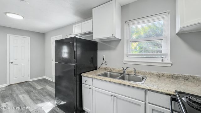 6812 Abbott Ln, Crestwood, KY 40014