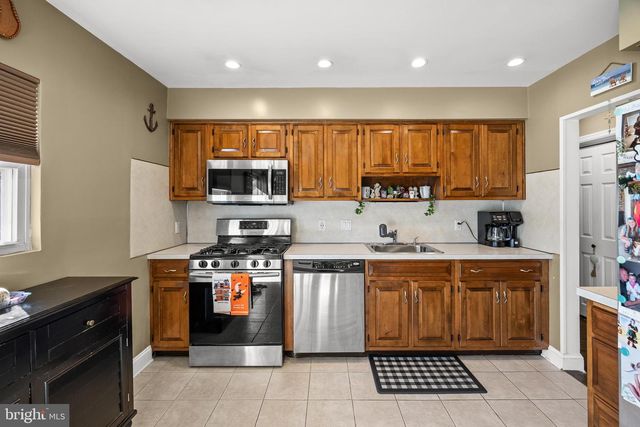 33 SARATOGA RD, Stratford, NJ 08084