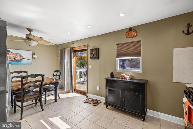 33 SARATOGA RD, Stratford, NJ 08084