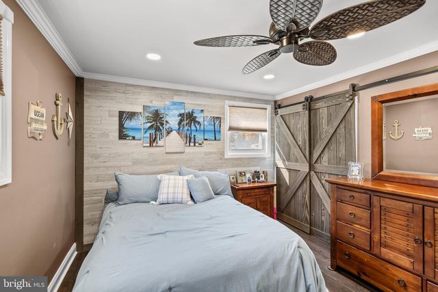 33 SARATOGA RD, Stratford, NJ 08084