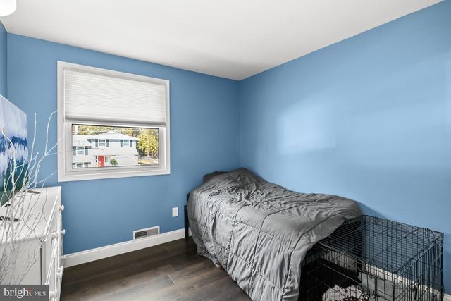 33 SARATOGA RD, Stratford, NJ 08084