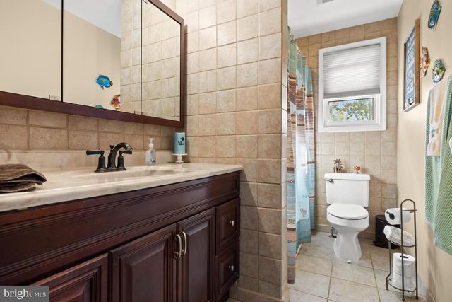 33 SARATOGA RD, Stratford, NJ 08084