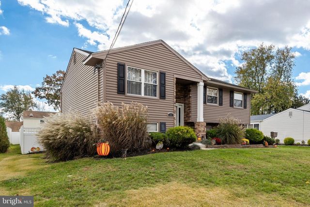 33 SARATOGA RD, Stratford, NJ 08084