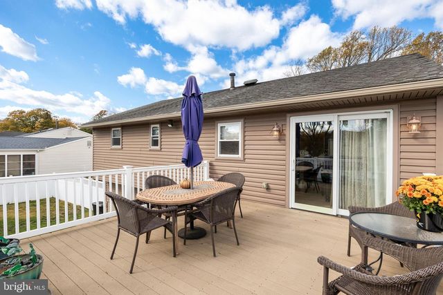 33 SARATOGA RD, Stratford, NJ 08084