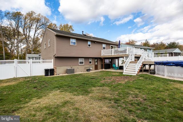 33 SARATOGA RD, Stratford, NJ 08084