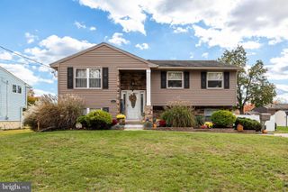 33 SARATOGA RD, Stratford, NJ 08084