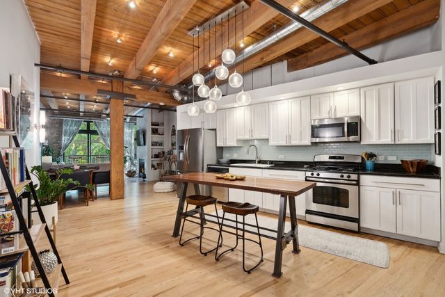 612 N Oakley Boulevard 112, Chicago, IL 60612