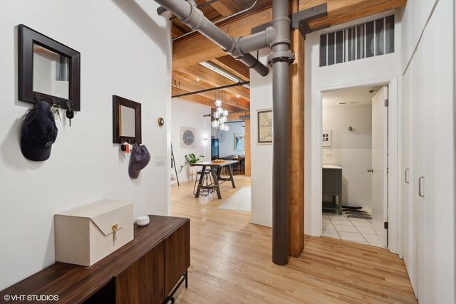 612 N Oakley Boulevard 112, Chicago, IL 60612