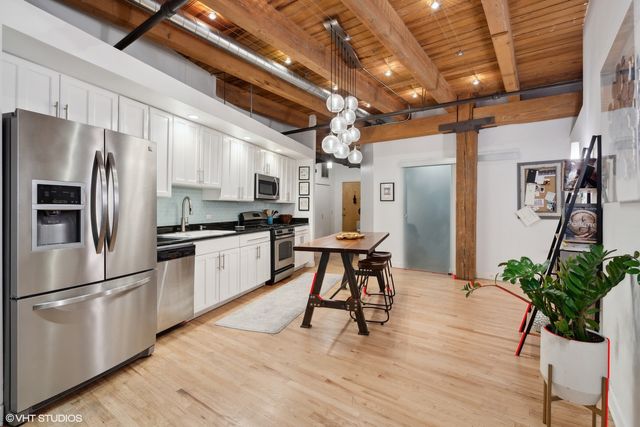 612 N Oakley Boulevard 112, Chicago, IL 60612