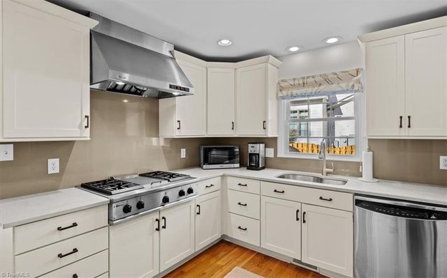 3011 Round Hill Road, Greensboro, NC 27408