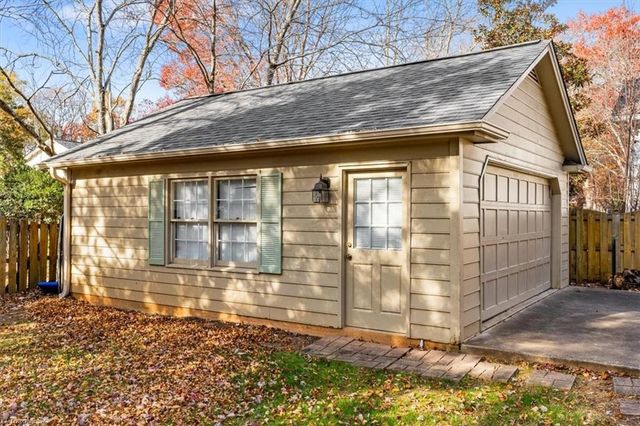 3011 Round Hill Road, Greensboro, NC 27408