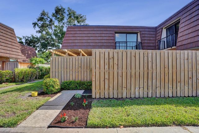 1126 11th Lane, Palm Beach Gardens, FL 33418