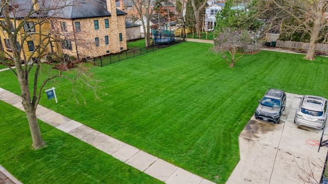 916 Cleveland Avenue, Park Ridge, IL 60068