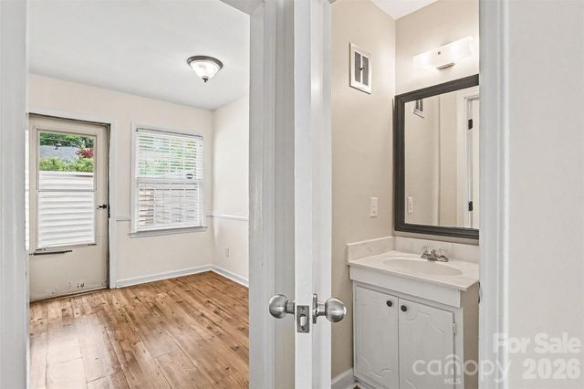 3720 Park Road L, Charlotte, NC 28209