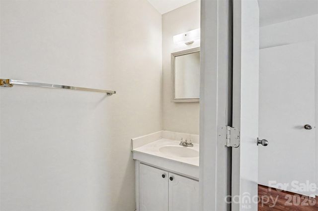 3720 Park Road L, Charlotte, NC 28209