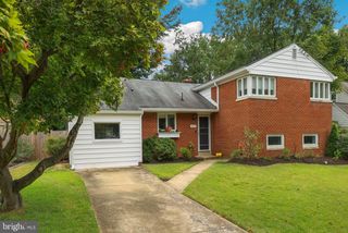 957 N PAXTON ST, Alexandria, VA 22304