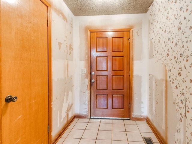 2109 Castle Rock, Edmond, OK 73003