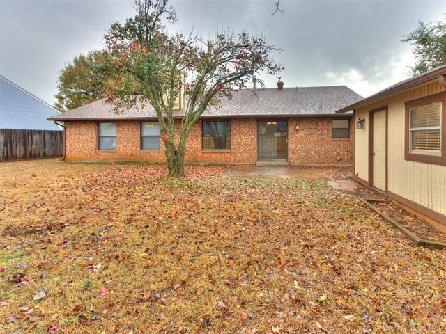 2109 Castle Rock, Edmond, OK 73003