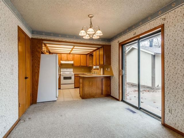 2109 Castle Rock, Edmond, OK 73003