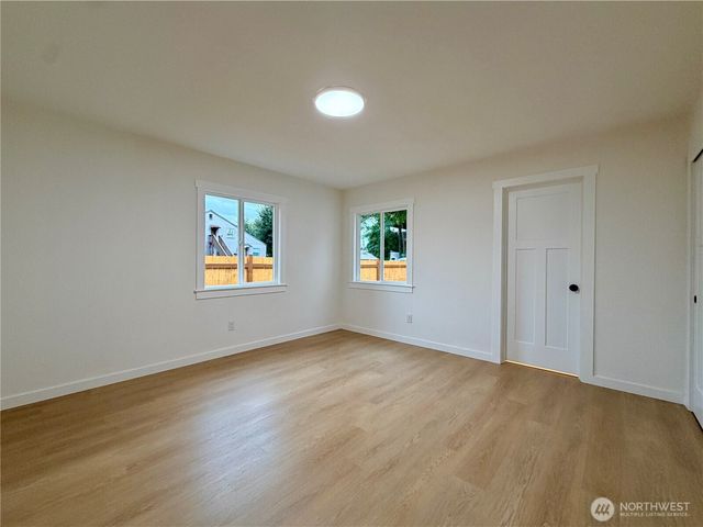 2405 NE 10th Street, Renton, WA 98056