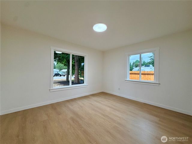 2405 NE 10th Street, Renton, WA 98056