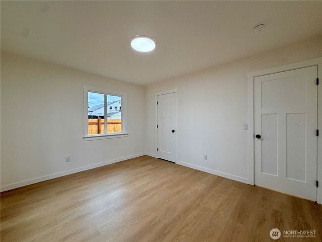 2405 NE 10th Street, Renton, WA 98056