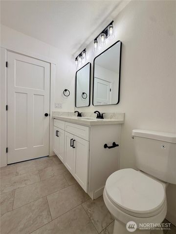 2405 NE 10th Street, Renton, WA 98056