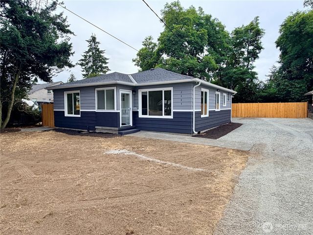 2405 NE 10th Street, Renton, WA 98056