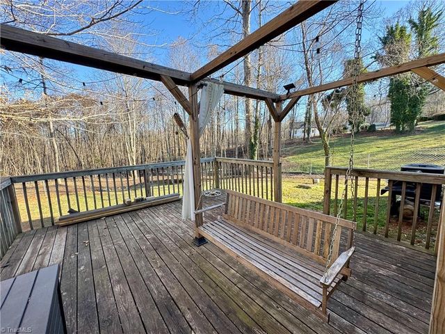 7243 Wanda Vista Lane, Pfafftown, NC 27040