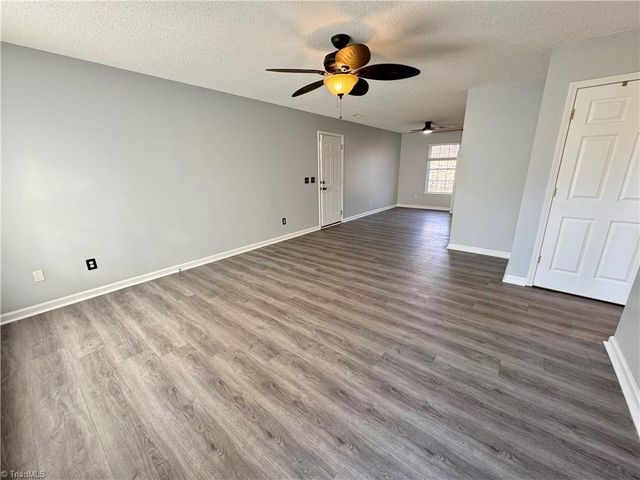 7243 Wanda Vista Lane, Pfafftown, NC 27040