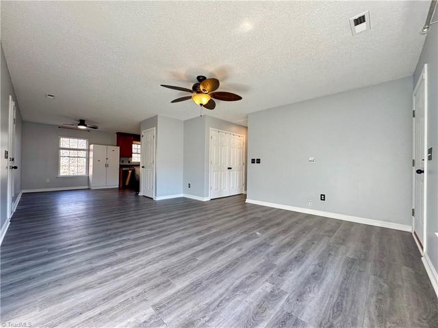 7243 Wanda Vista Lane, Pfafftown, NC 27040